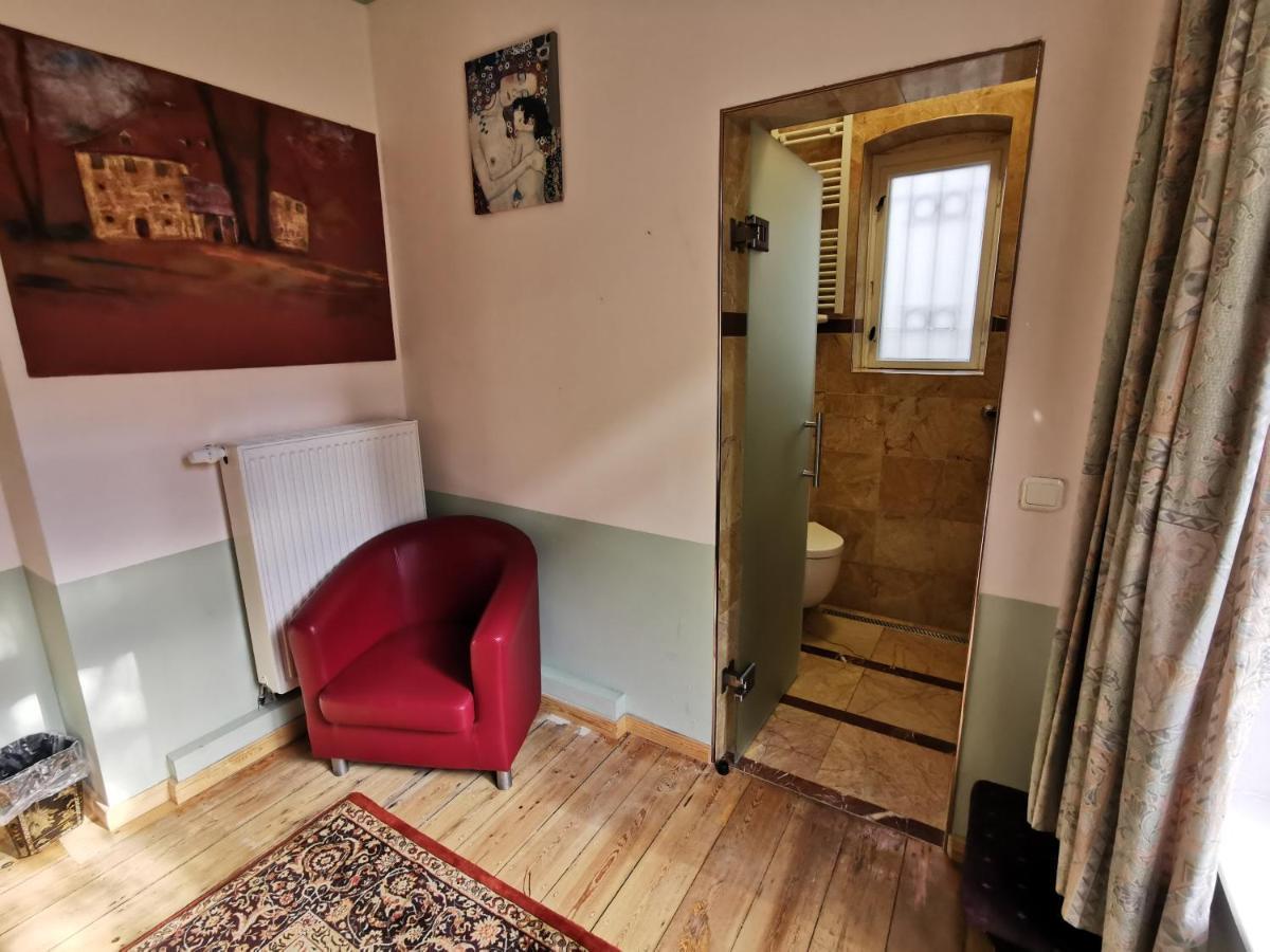 Hummel Hostel - Historische Stadtvilla Mit Garten فايمر المظهر الخارجي الصورة