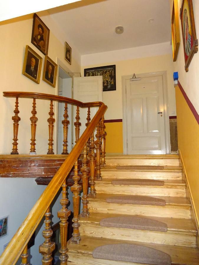 Hummel Hostel - Historische Stadtvilla Mit Garten فايمر المظهر الخارجي الصورة