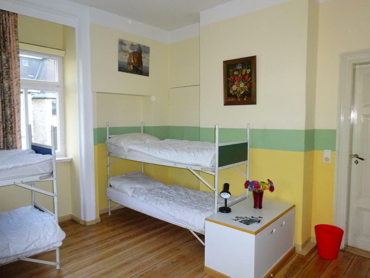 Hummel Hostel - Historische Stadtvilla Mit Garten فايمر المظهر الخارجي الصورة